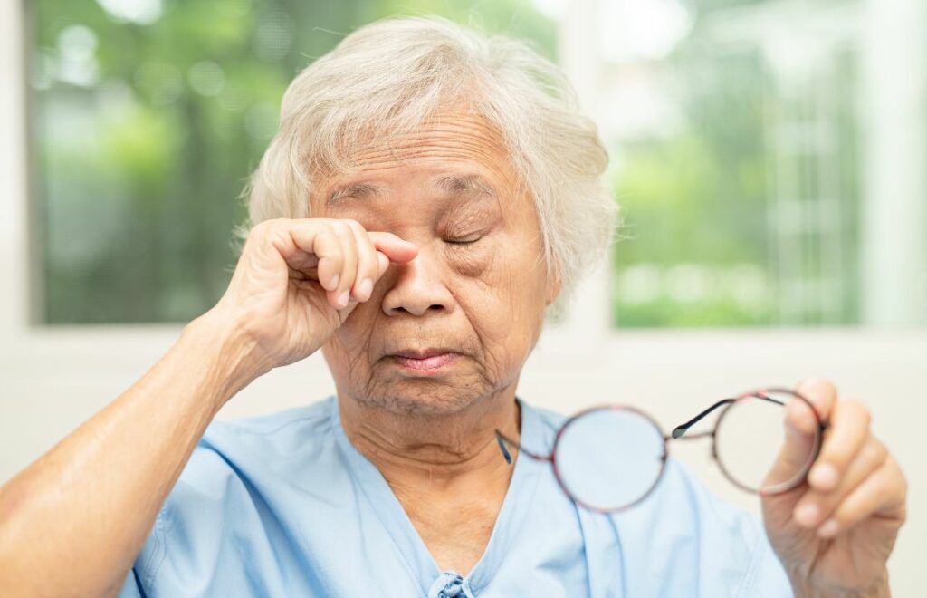 Gejala Degenerasi Makula Medi-Call