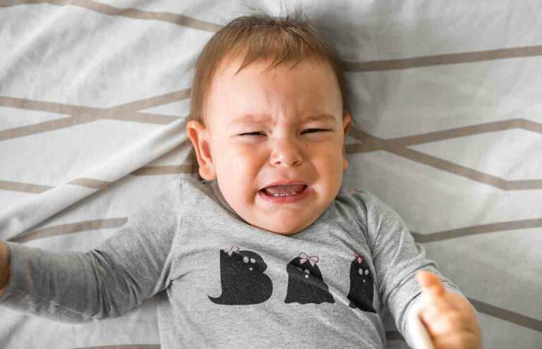 Gejala Kolik pada Bayi Medi-Call