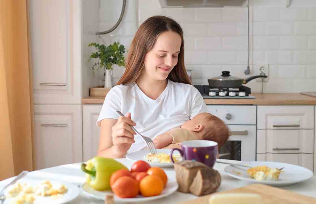 Pola Makan Ibu Menyusui saat Puasa Medi-Call