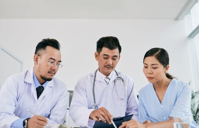 Dokter Residen Adalah Kenali Peran dan Prosesnya! Medi-Call