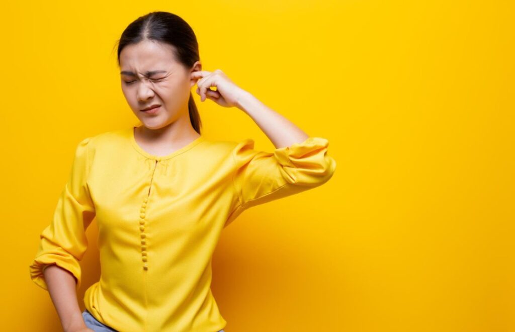 Telinga Berdenging Sebelah Kiri Kenali Penyebab, Gejala, dan Solusi Tepat di Rumah Medi-Call