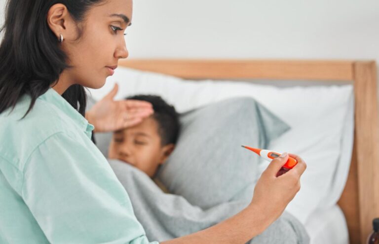 Jangan Salah! Ini Perbedaan Gejala Demam Berdarah dan Demam Biasa