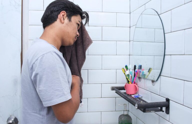 Mandi Saat Demam: Boleh atau Tidak? Ini Penjelasan Medisnya